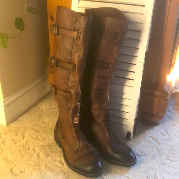 Brown leather boots - Picture 1 of 8
